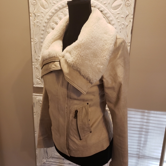 Guess Jackets & Blazers - Guess Jacket
